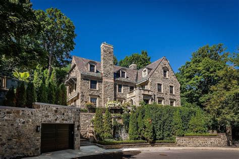 Quebec Real Estate & Houses for Sale .